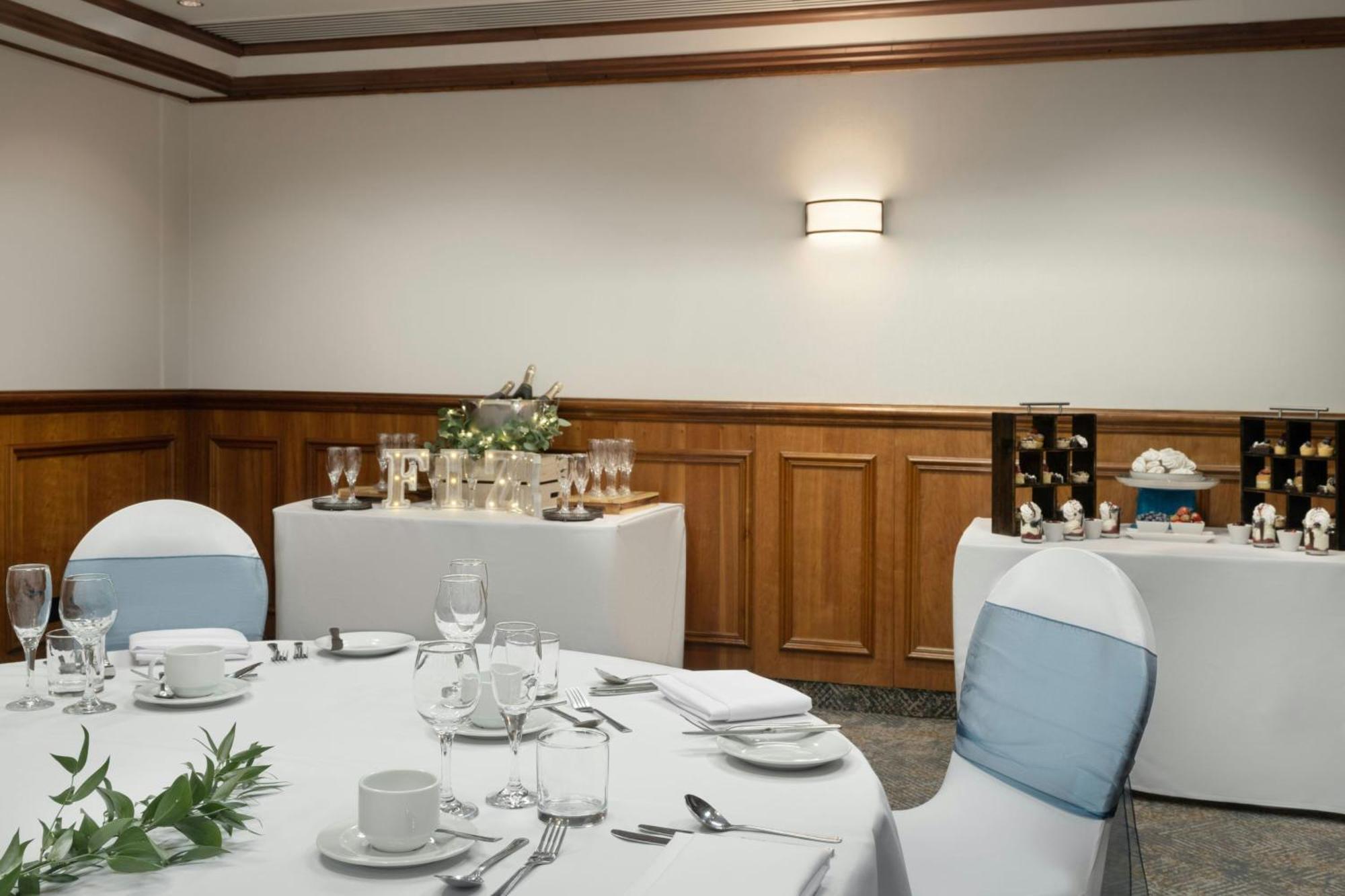 Delta Hotels By Marriott Newcastle Gateshead Swalwell Bagian luar foto